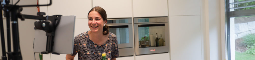 Andrea Kasper-Füchsl bei einem online live Kochkurs