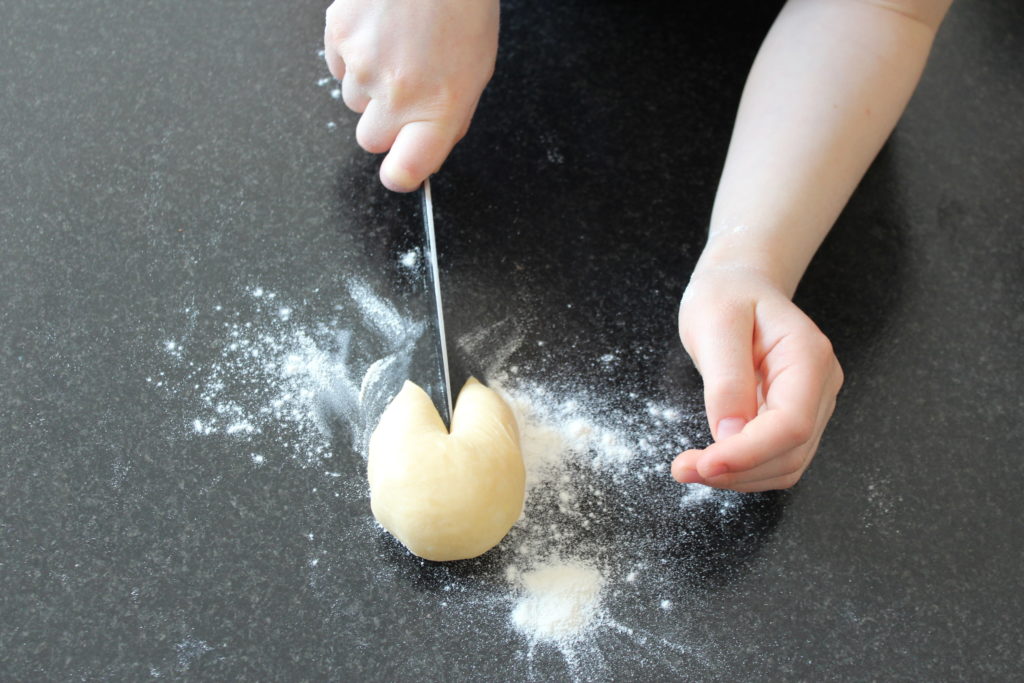 Ohren einschneiden mit Messer