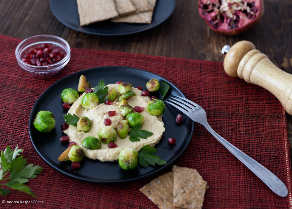 Hummus, Kohlsprossen, Granatapfel