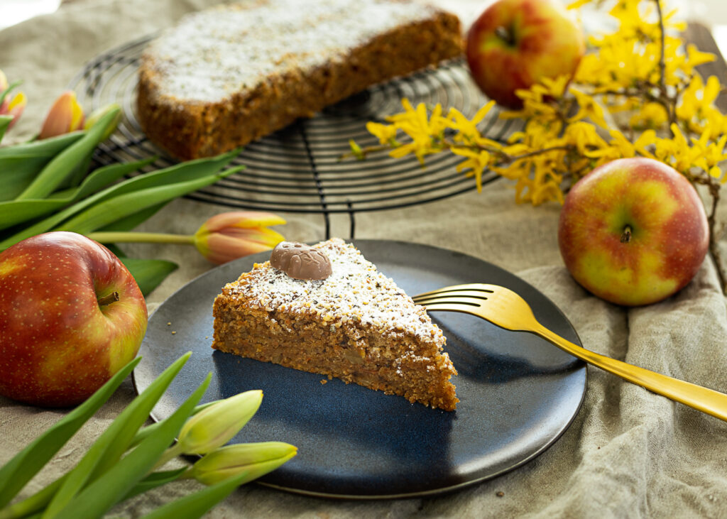 Karotten-Apfel-Kuchen_Rezept_Katharina-Seiser_Foto_Andrea-Kasper-Füchsl