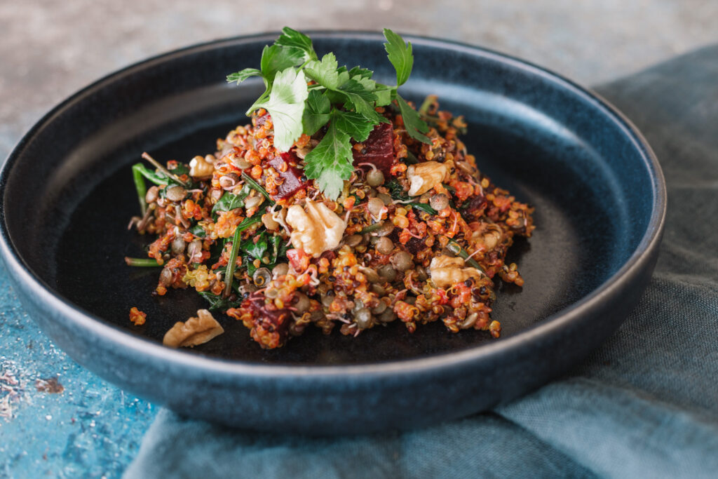 Quinoa-Linsen-Salat, Rezept aus Ernährung und Psyche, Buchrezension