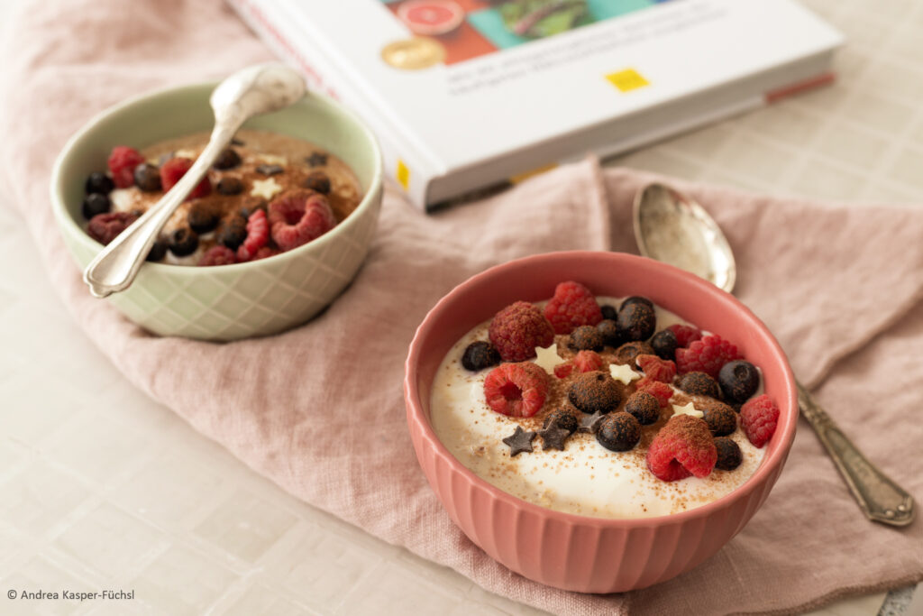 Tiramisu-Porridge aus "Der Nährstoffplan" aus dem GU Verlag, Prof. Dr. Martin Smollich