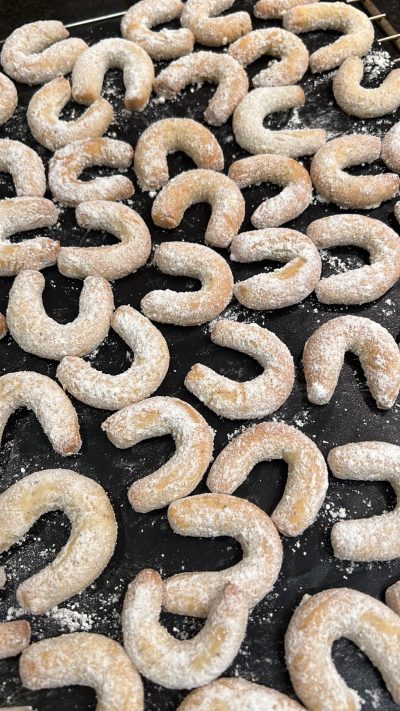 Vanillekipferlchaos am Blech, Gebackene Erinnerungen, Christopher Lang